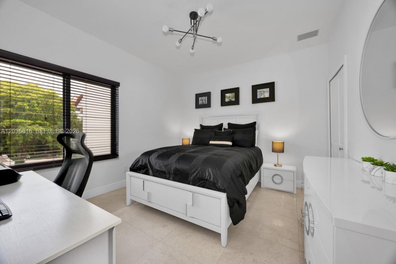 2000 S Bayshore Dr, Unit 65, Miami, FL 33133 Photo