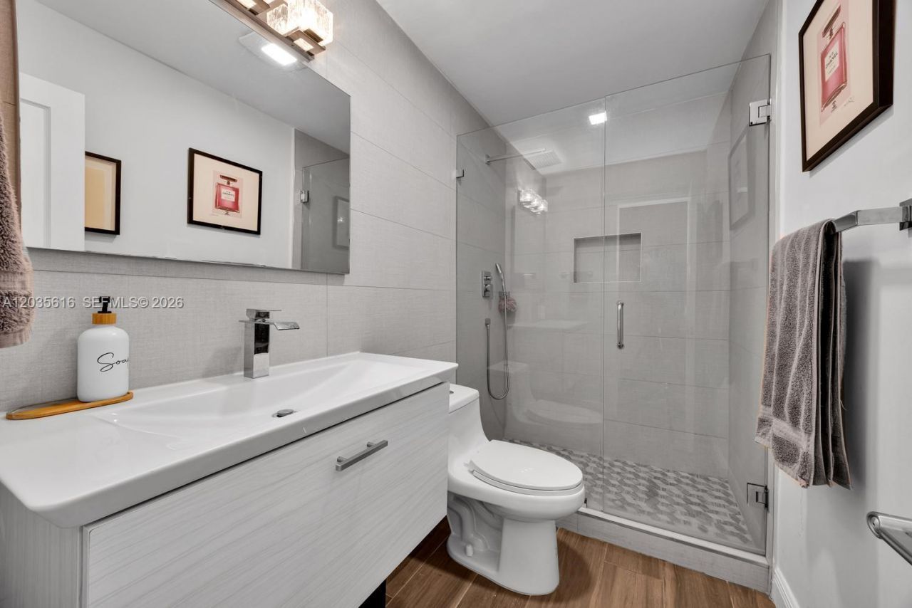 2000 S Bayshore Dr, Unit 65, Miami, FL 33133 Photo