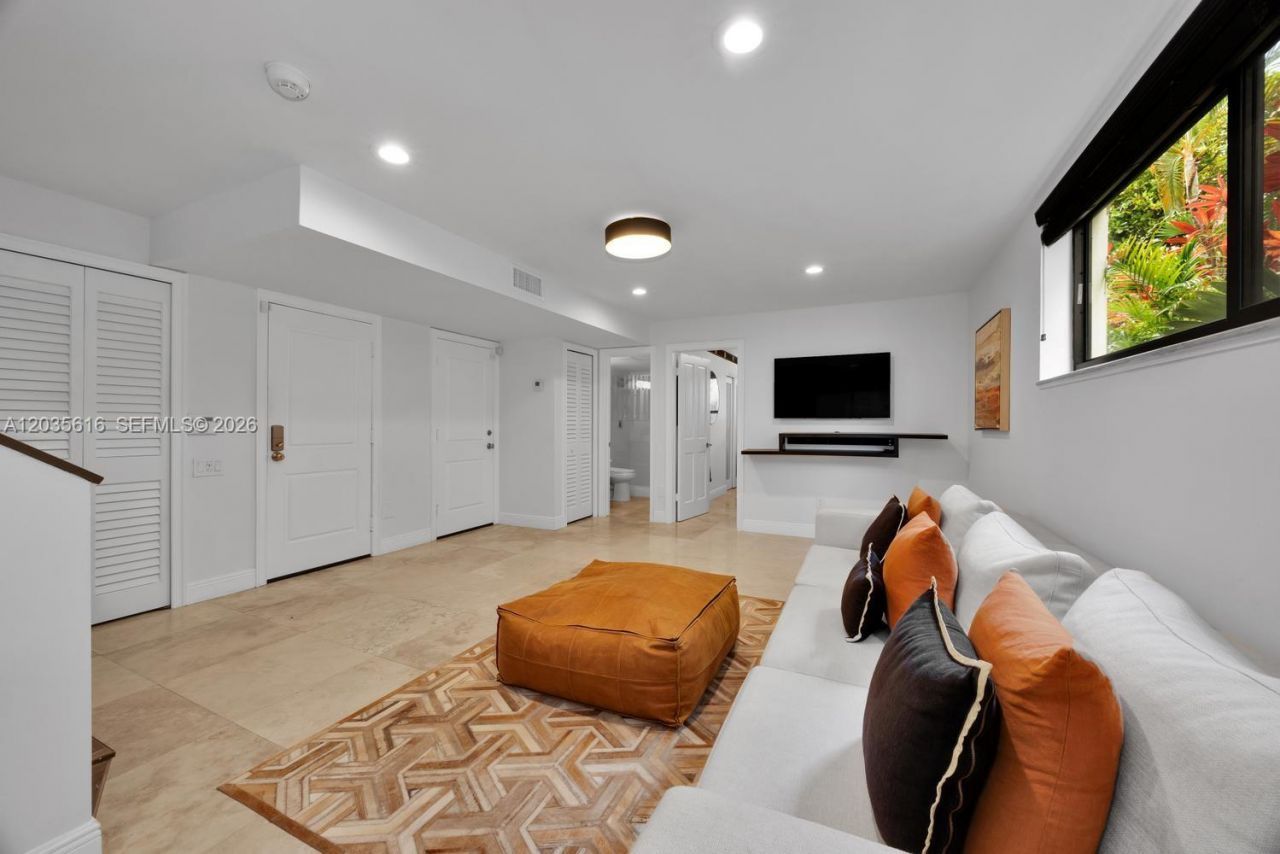 2000 S Bayshore Dr, Unit 65, Miami, FL 33133 Photo