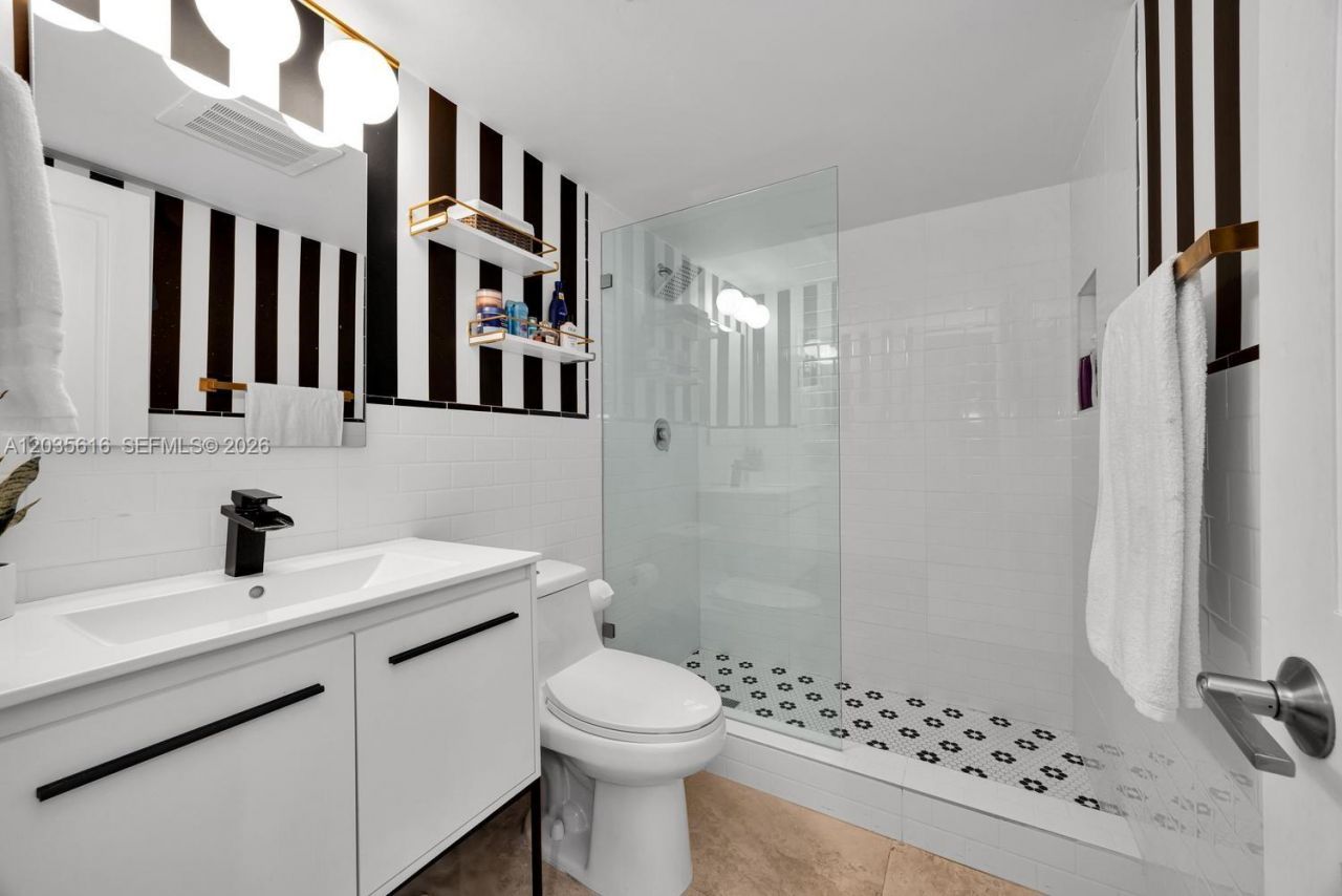 2000 S Bayshore Dr, Unit 65, Miami, FL 33133 Photo