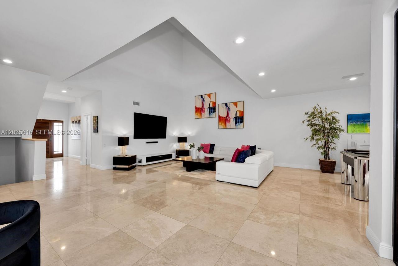 2000 S Bayshore Dr, Unit 65, Miami, FL 33133 Photo