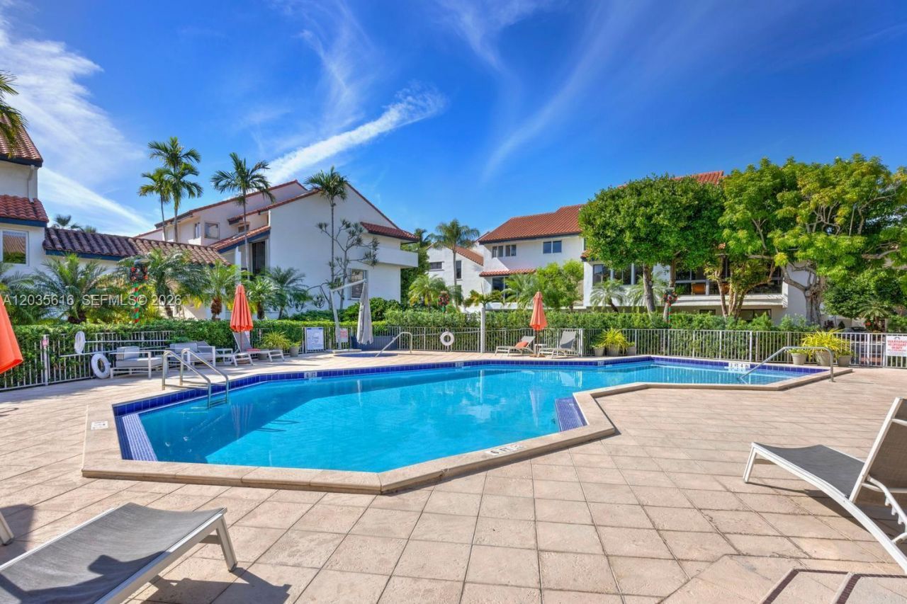 2000 S Bayshore Dr, Unit 65, Miami, FL 33133 Photo