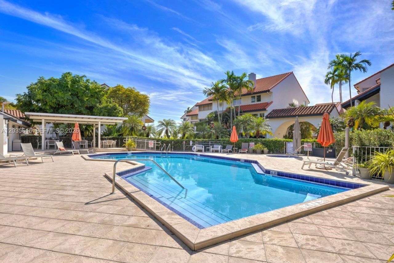 2000 S Bayshore Dr, Unit 65, Miami, FL 33133 Photo