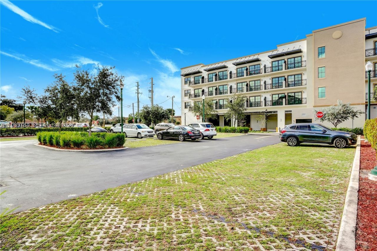 4100 Davie Road, Unit 205, Davie, FL 33314 Photo