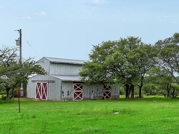 320 Valley Oak DR, Dripping Springs, TX 78620
