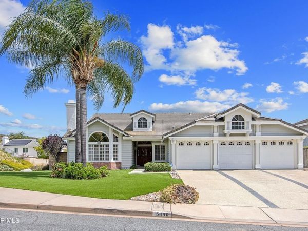5490 Wembly Avenue, Oak Park, CA 91377