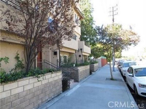 5555 Carpenter, Unit 4, Valley Village, CA 91607