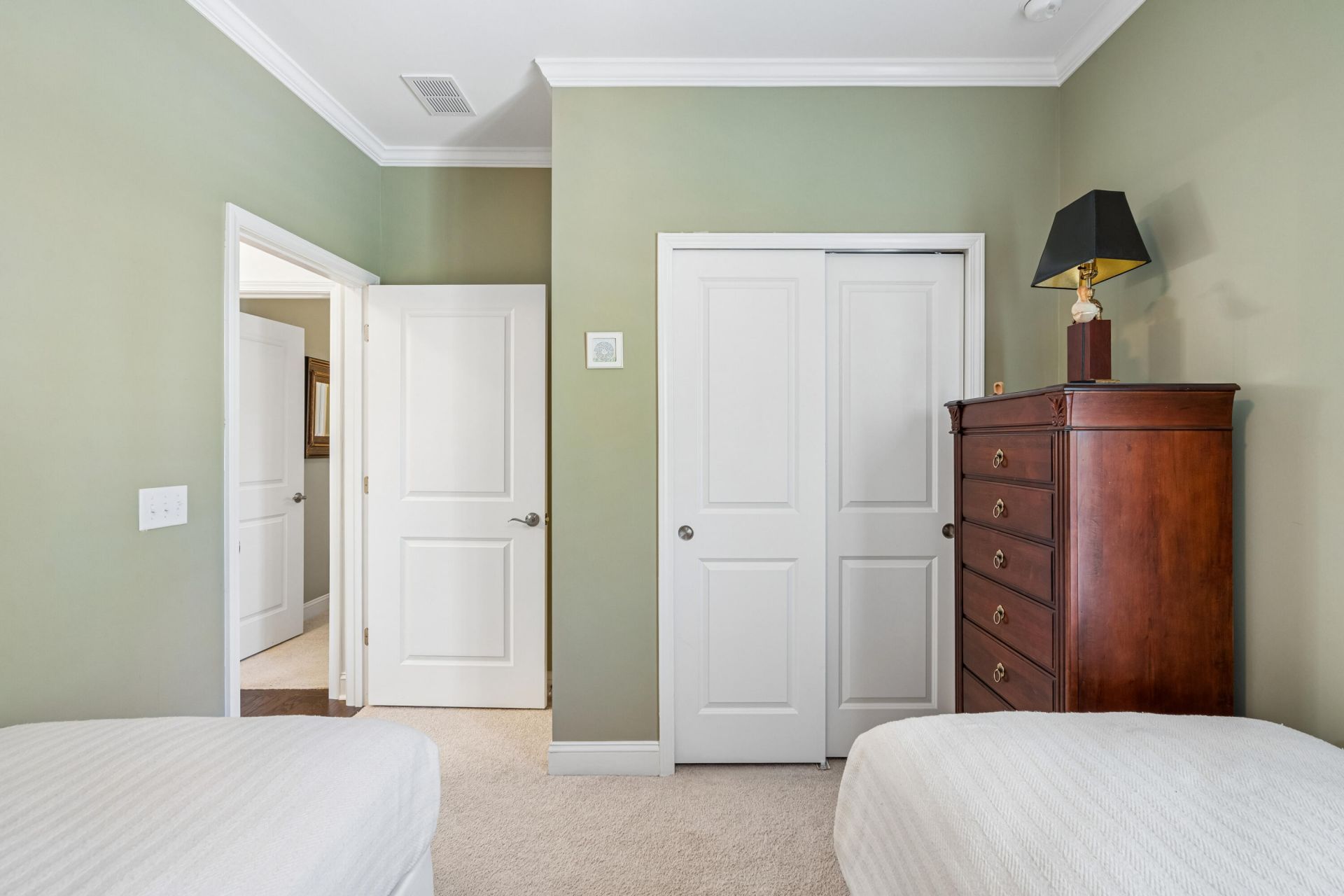 2134 Saint Johns Woods Parkway Photo 40
