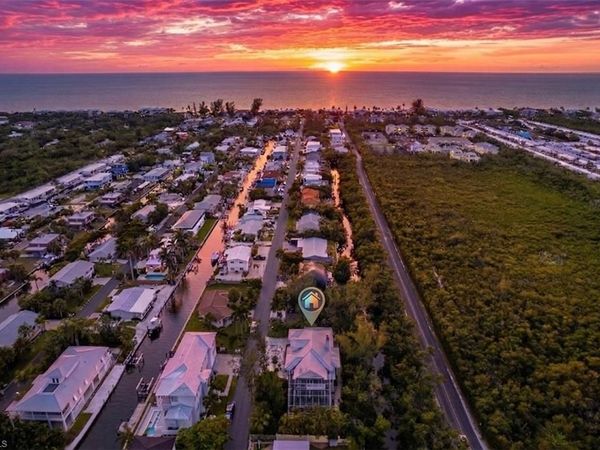 793 Jungle Queen WAY , LONGBOAT KEY, FL 34228