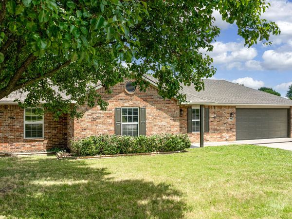 403 E 10th Street , Grove, OK 74344