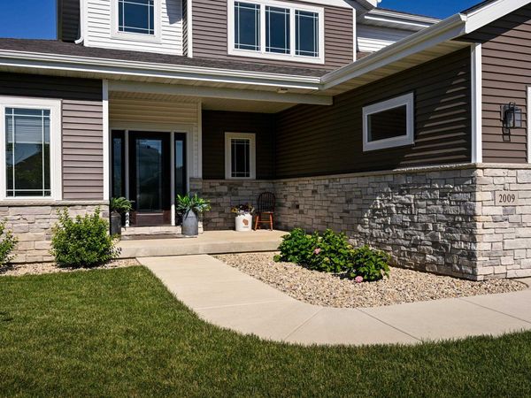 2009 Paris Lane, Cottage Grove, WI 53527
