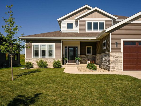 2009 Paris Lane, Cottage Grove, WI 53527