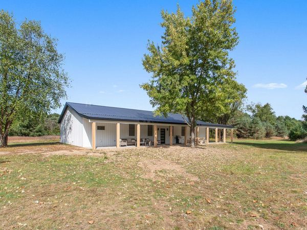7924 S Beech Avenue, Howard City, MI 49329