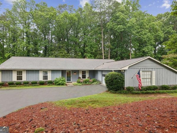 2862 Dunnington Circle, Atlanta, GA 30341