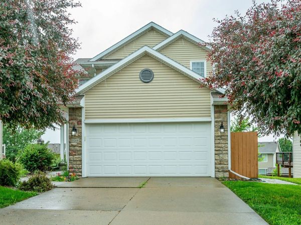 5204 NE Briarwood Drive , Ankeny, IA 50021
