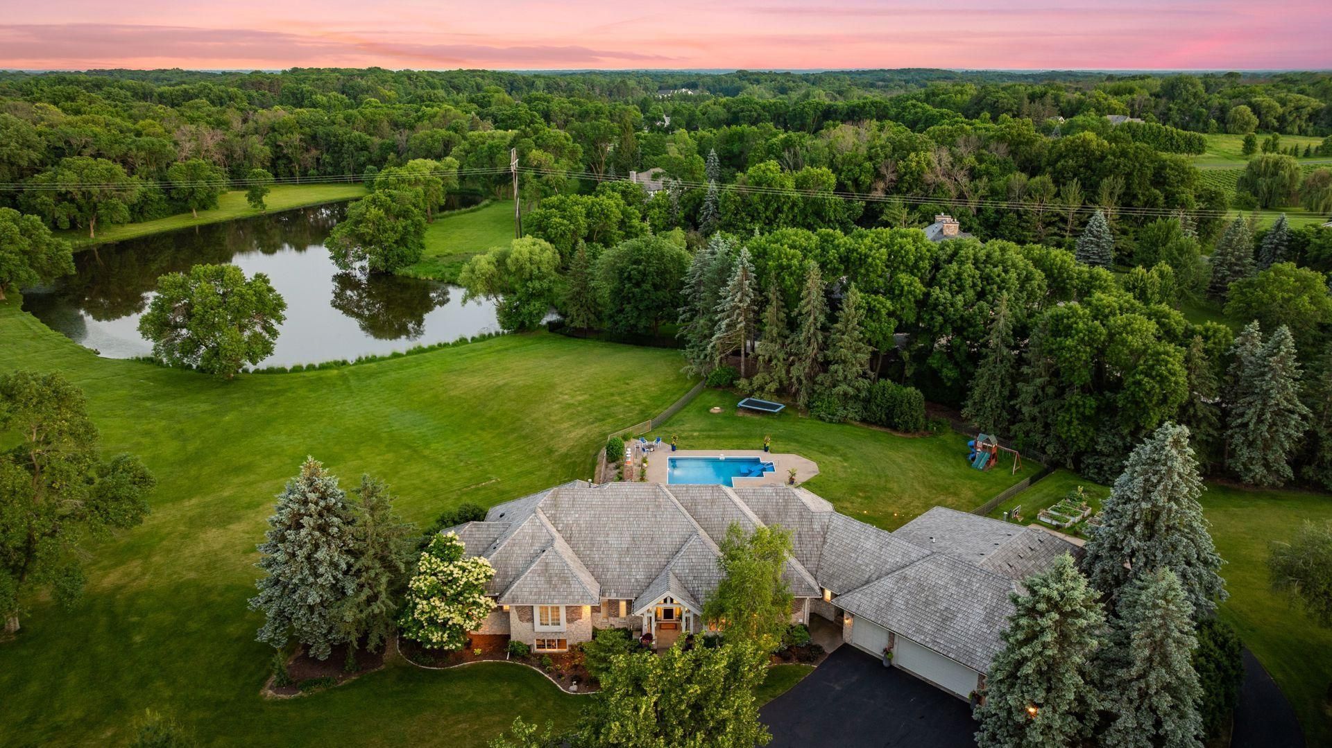 1615 Northridge Drive , Wayzata, MN 55391