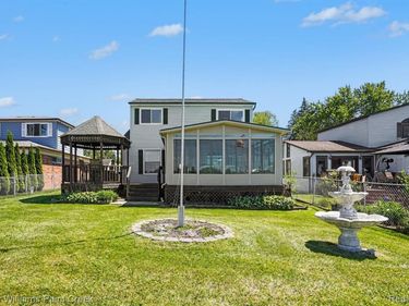 2295 Davista Drive, Highland Twp, MI 48356