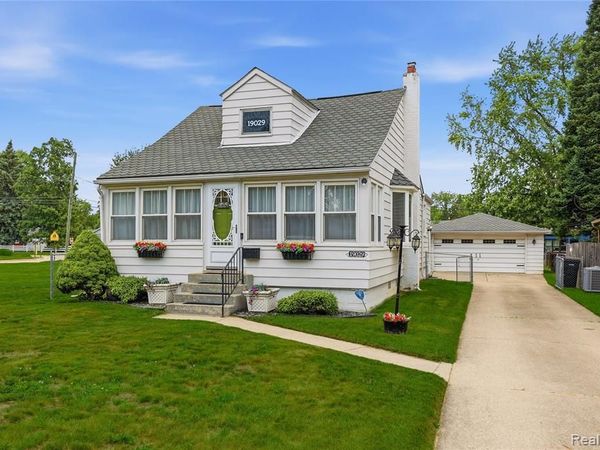 19029 Florian Street , Roseville, MI 48066