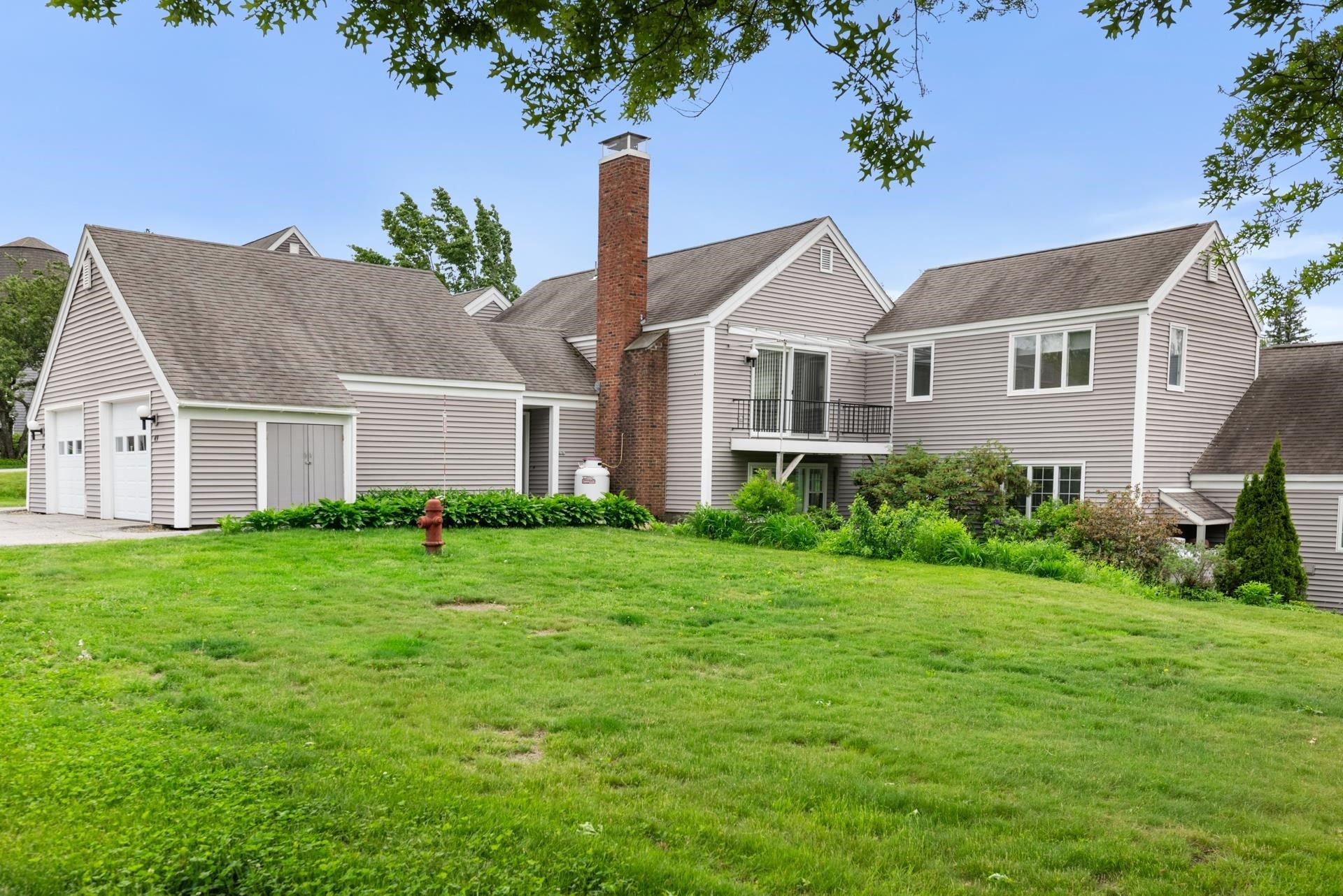 49 Hilltop Place New London, NH 03257
