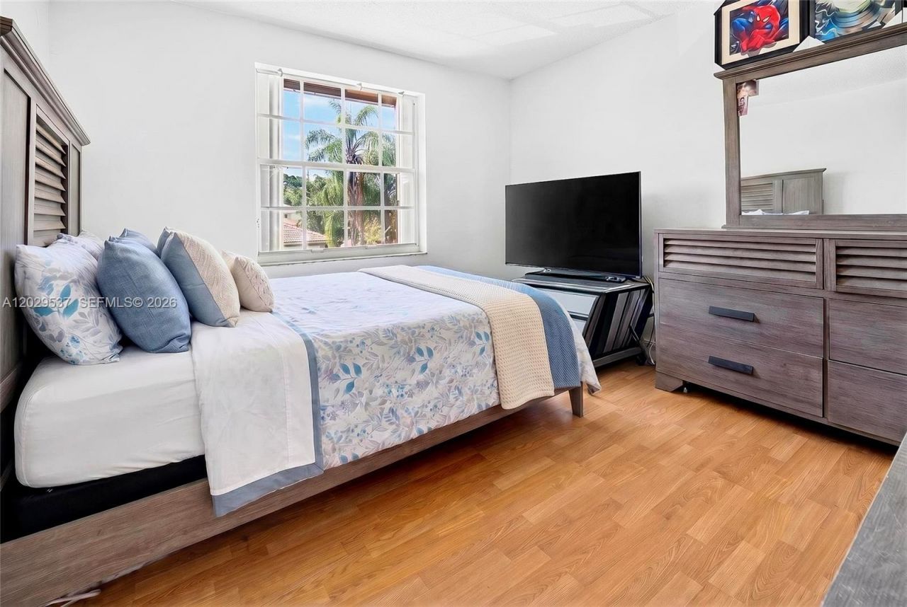 6124 NW 40th St , Coral Springs, FL 33067 Photo