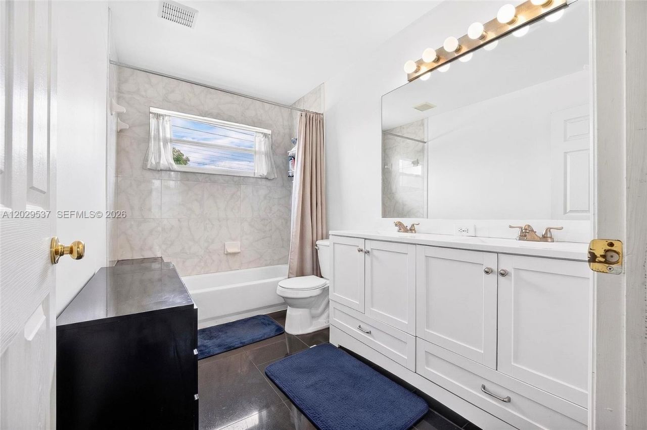 6124 NW 40th St , Coral Springs, FL 33067 Photo
