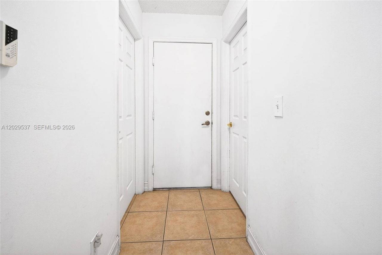 6124 NW 40th St , Coral Springs, FL 33067 Photo
