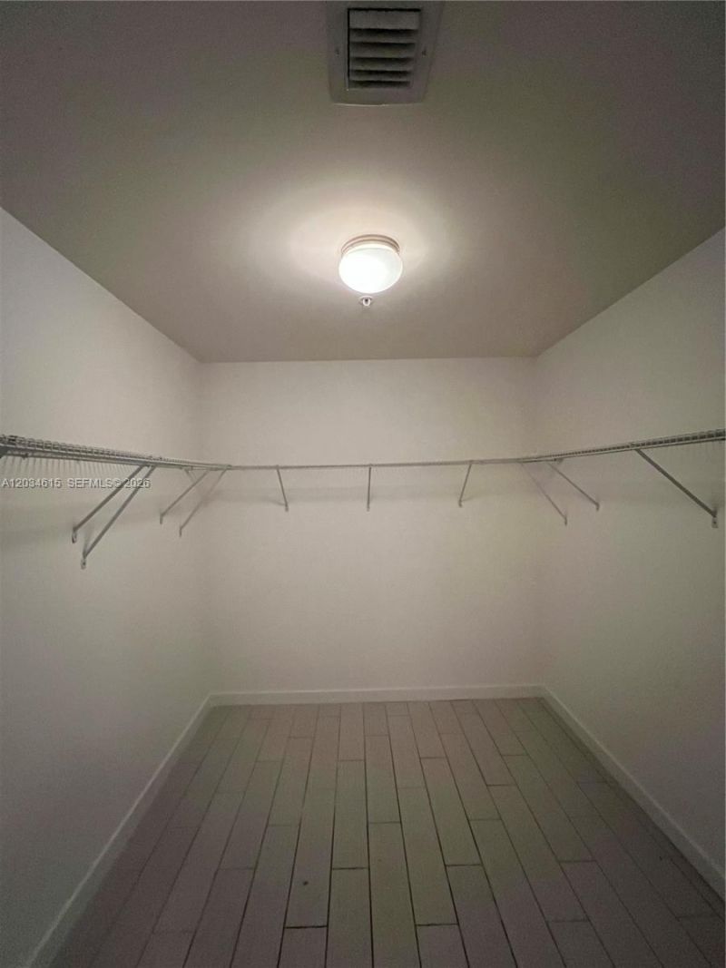 999 SW 1st Ave , Unit 2405, Miami, FL 33130 Photo