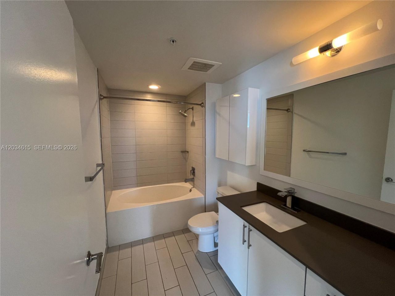 999 SW 1st Ave , Unit 2405, Miami, FL 33130 Photo