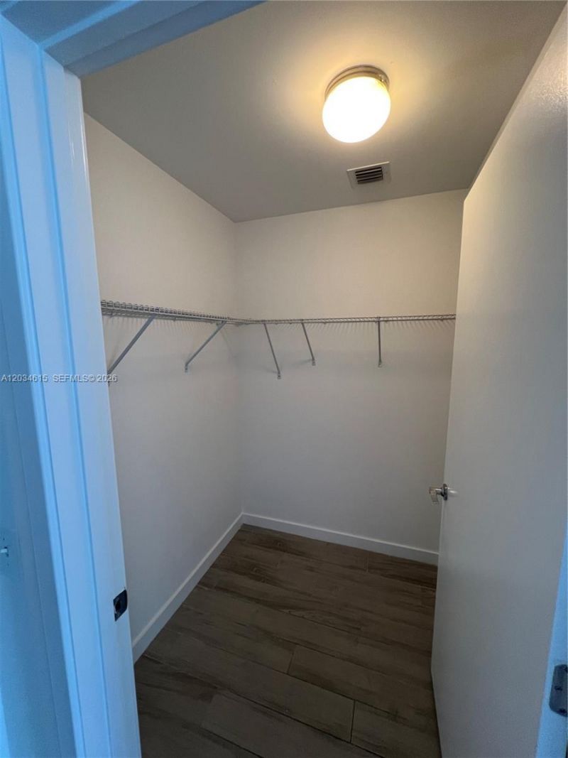999 SW 1st Ave , Unit 2405, Miami, FL 33130 Photo