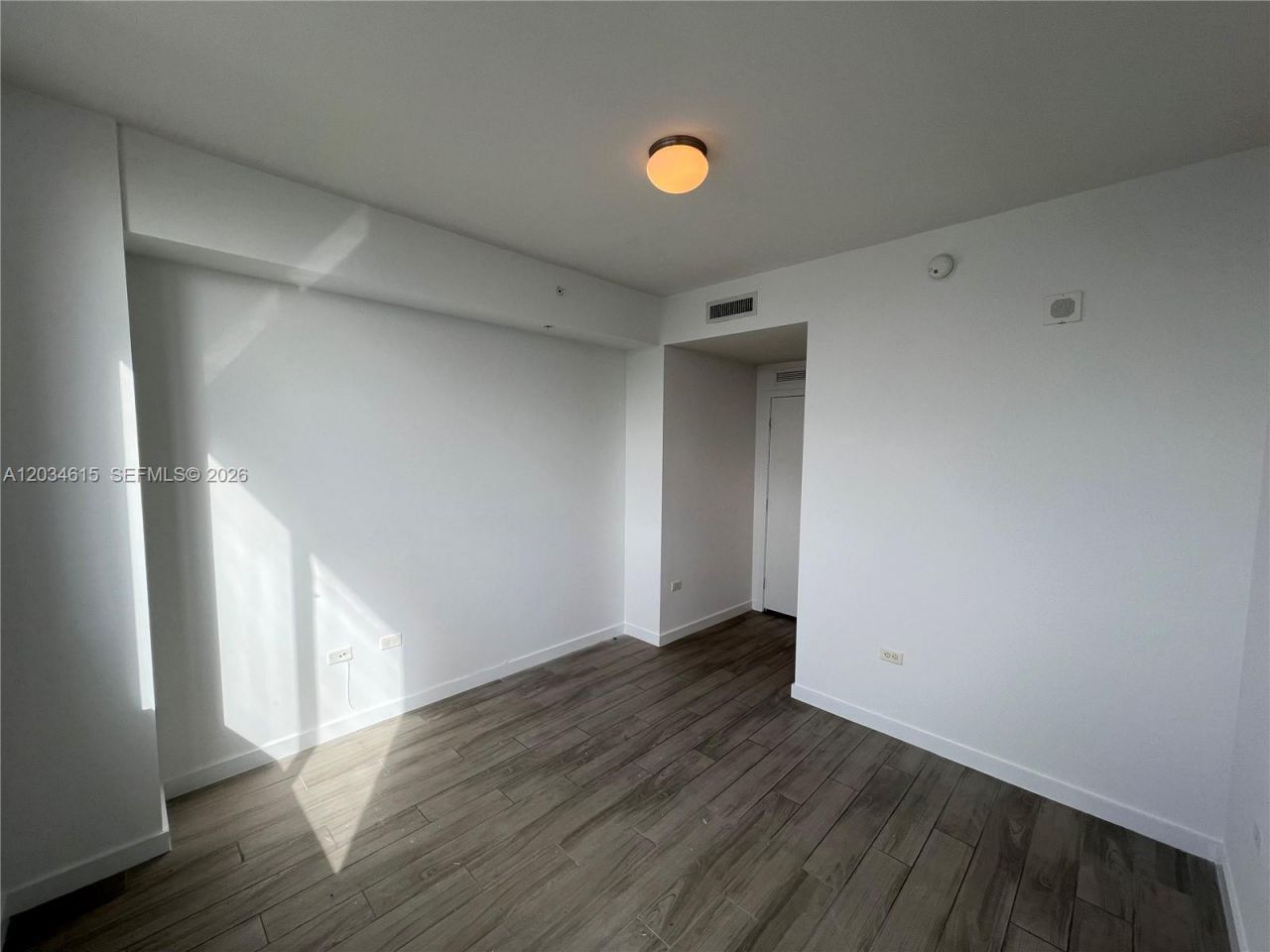 999 SW 1st Ave , Unit 2405, Miami, FL 33130 Photo