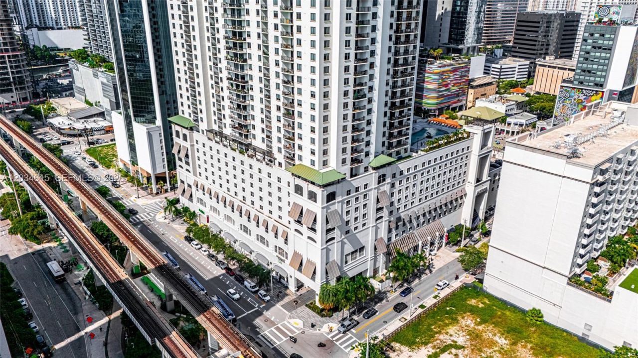 999 SW 1st Ave , Unit 2405, Miami, FL 33130 Photo