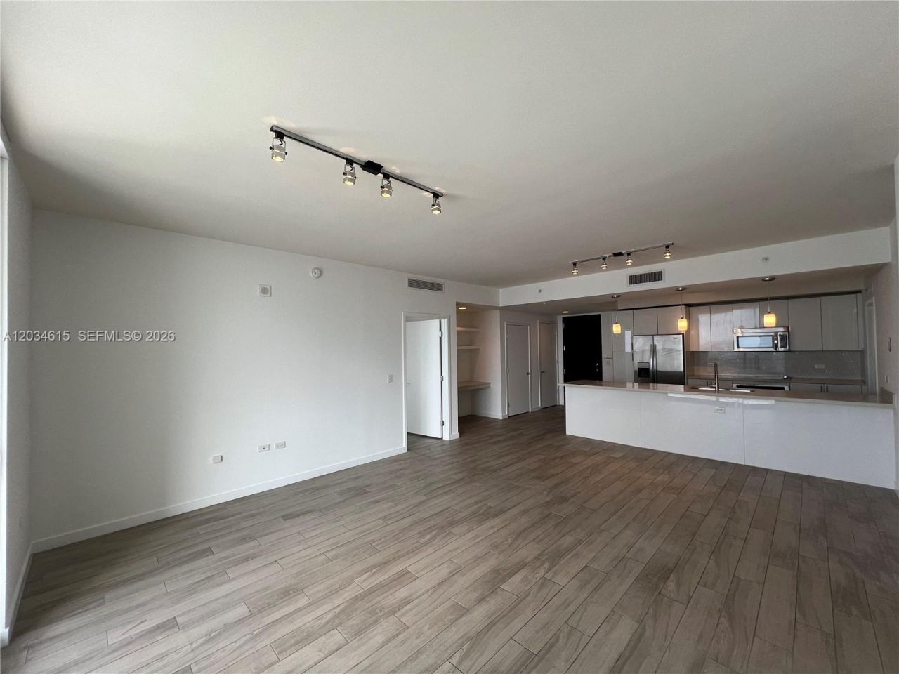 999 SW 1st Ave , Unit 2405, Miami, FL 33130 Photo