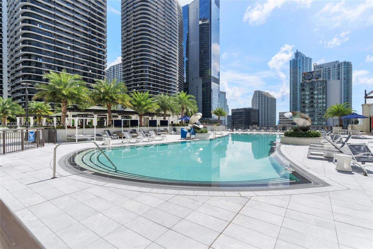 999 SW 1st Ave , Unit 2405, Miami, FL 33130 Photo