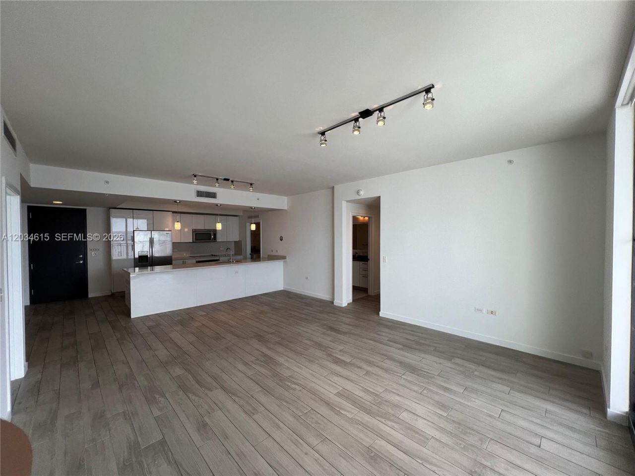 999 SW 1st Ave , Unit 2405, Miami, FL 33130 Photo