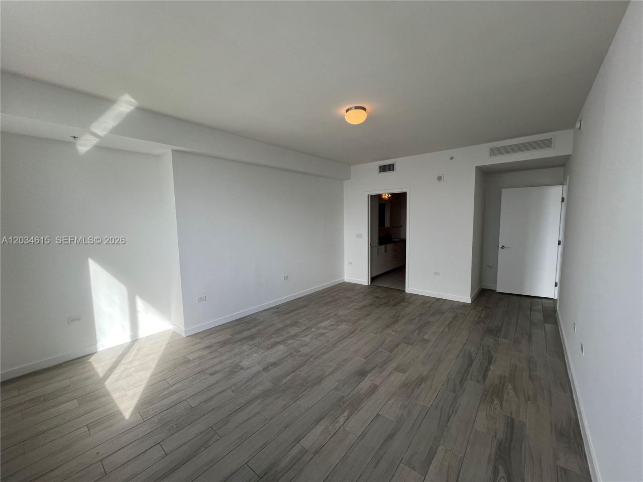 999 SW 1st Ave , Unit 2405, Miami, FL 33130 Photo