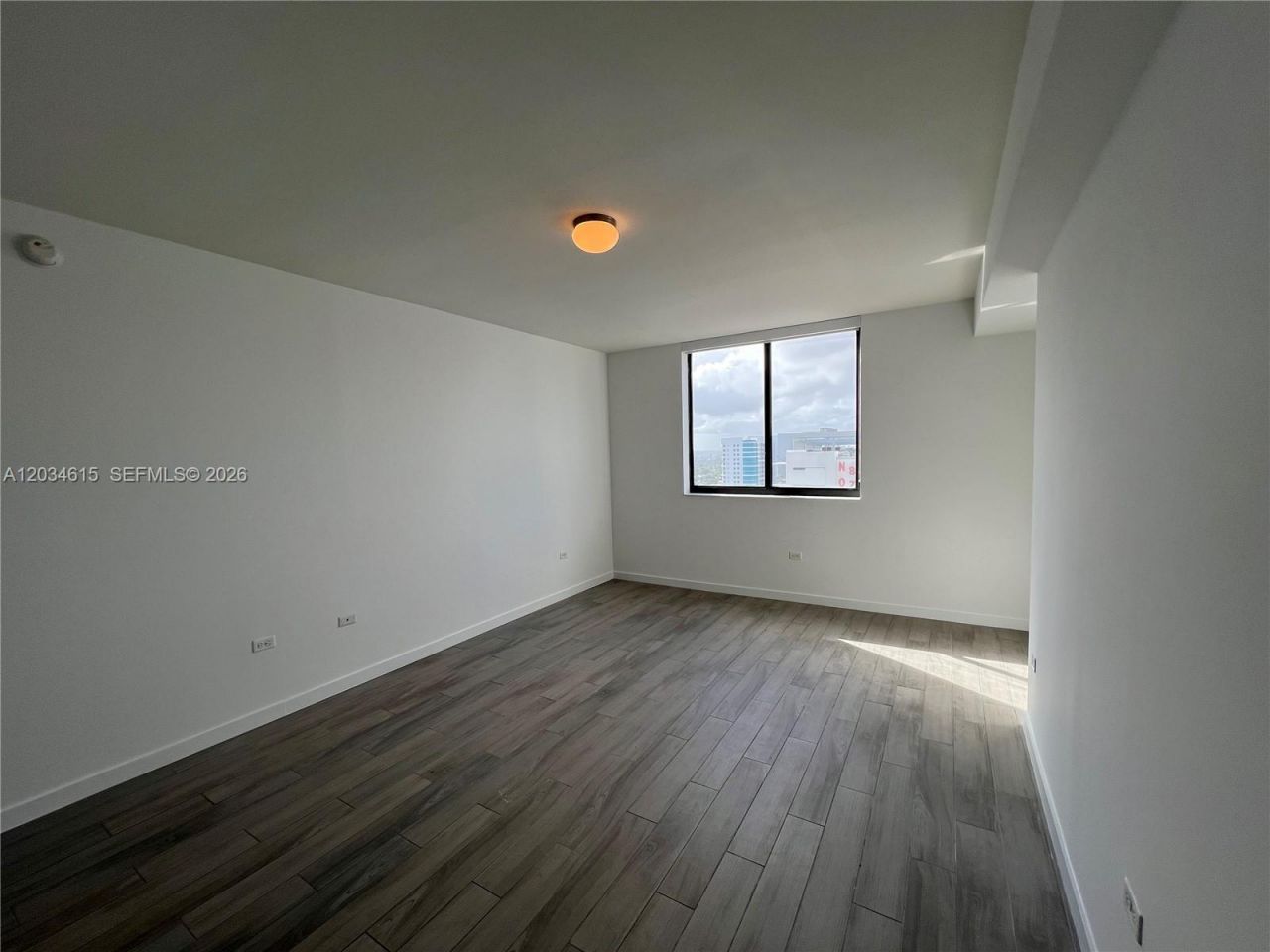999 SW 1st Ave , Unit 2405, Miami, FL 33130 Photo
