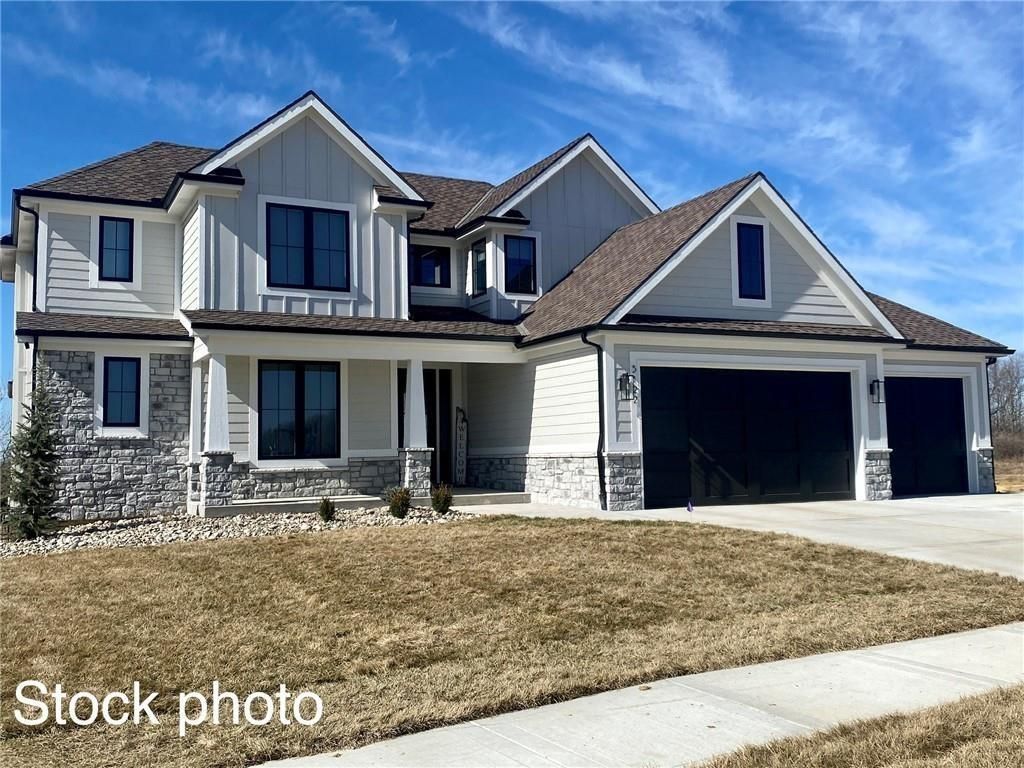 2050 NW Scenic View Drive, Riverside, MO 64150 Main Photo