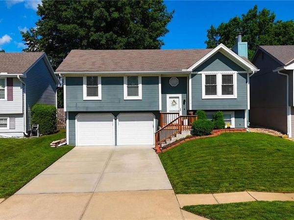 11215 N Marsh Avenue, Kansas City, MO 64157