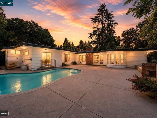 5828 Moraga Ave, Oakland, CA 94611