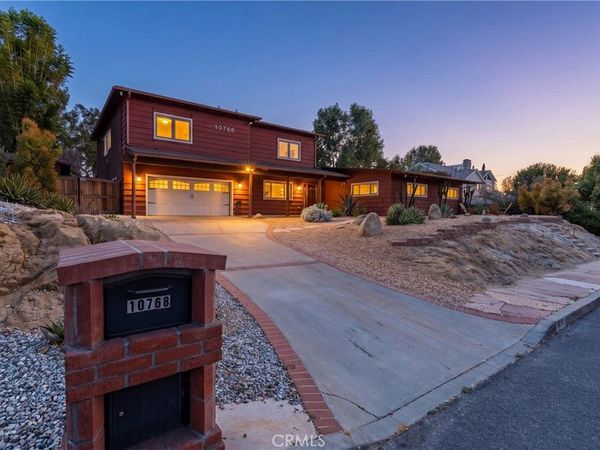 10768 Wheatland, Shadow Hills, CA 91040