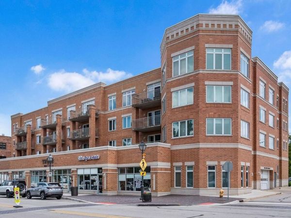 1 S Lincoln Avenue , Unit 410, Lombard, IL 60148