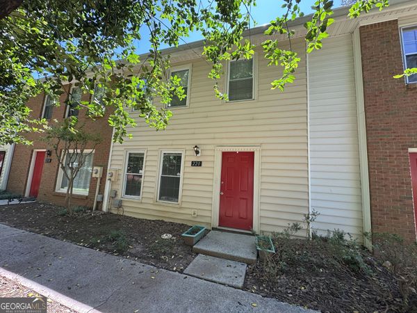 220 Chads Ford Way, Roswell, GA 30076