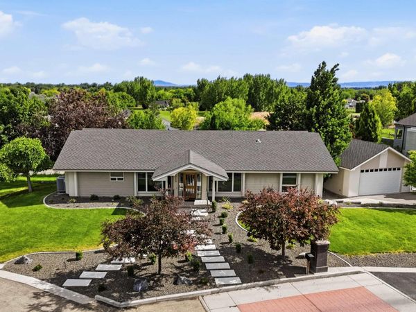 2020 Primrose Ln, Nampa, ID 83686