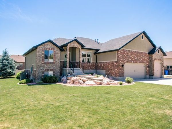 2611 W 2450 N, Farr West, UT 84404