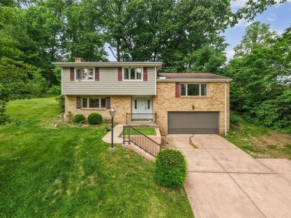 3032 Ben Venue Dr , Greensburg, PA 15601
