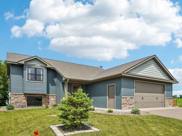 541 Prairie Road , New Richmond, WI 54017
