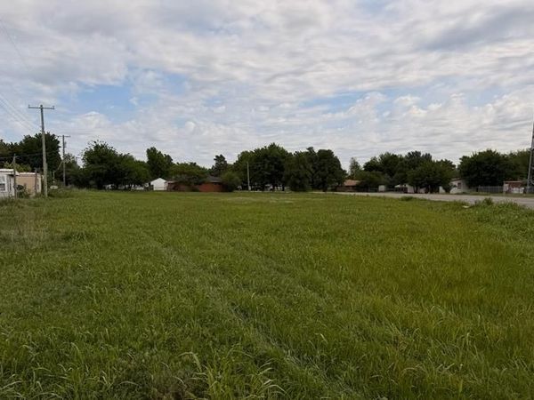 605 SW 4th Street, Tuttle, OK 73089
