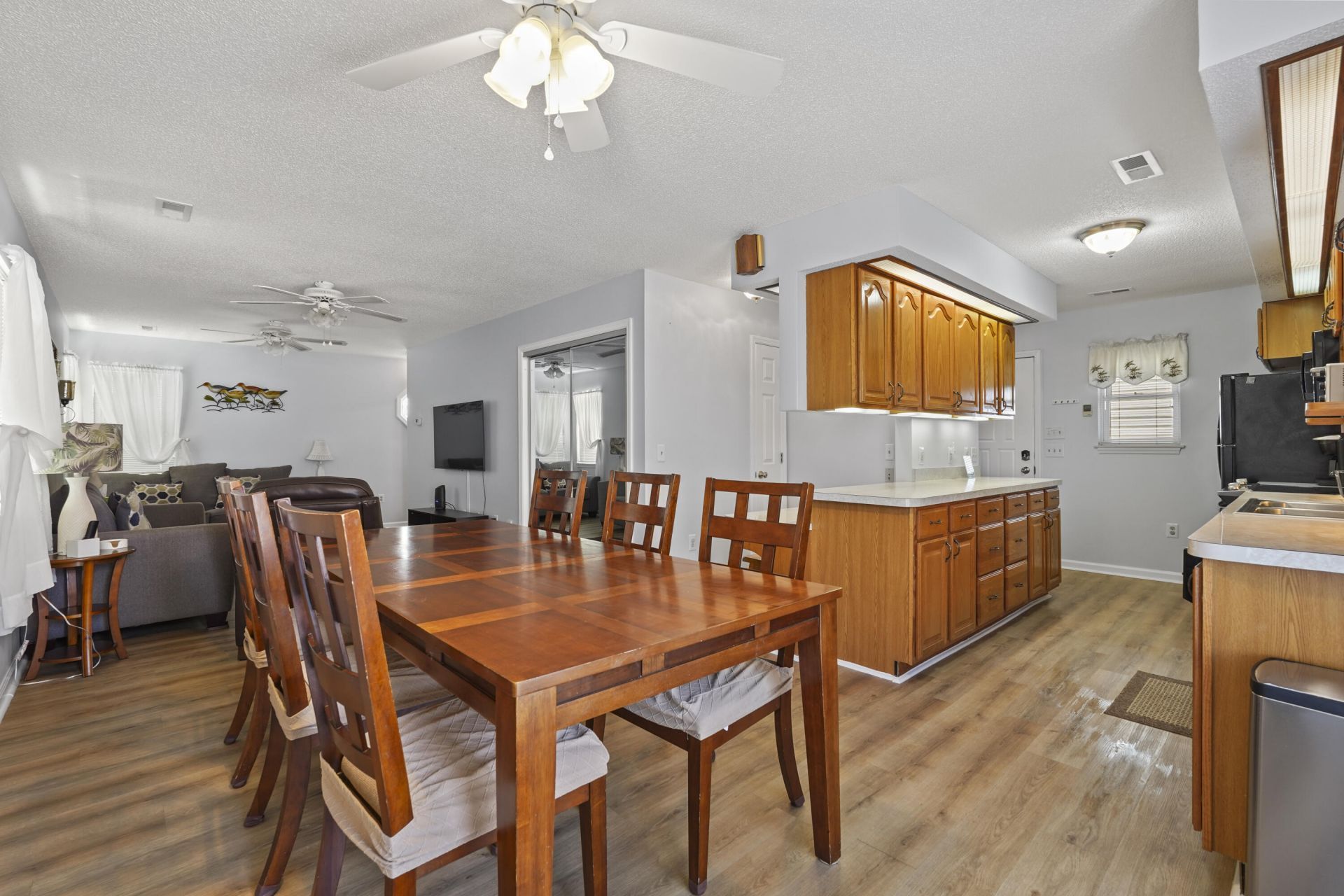 6001 S Kings Photo 10