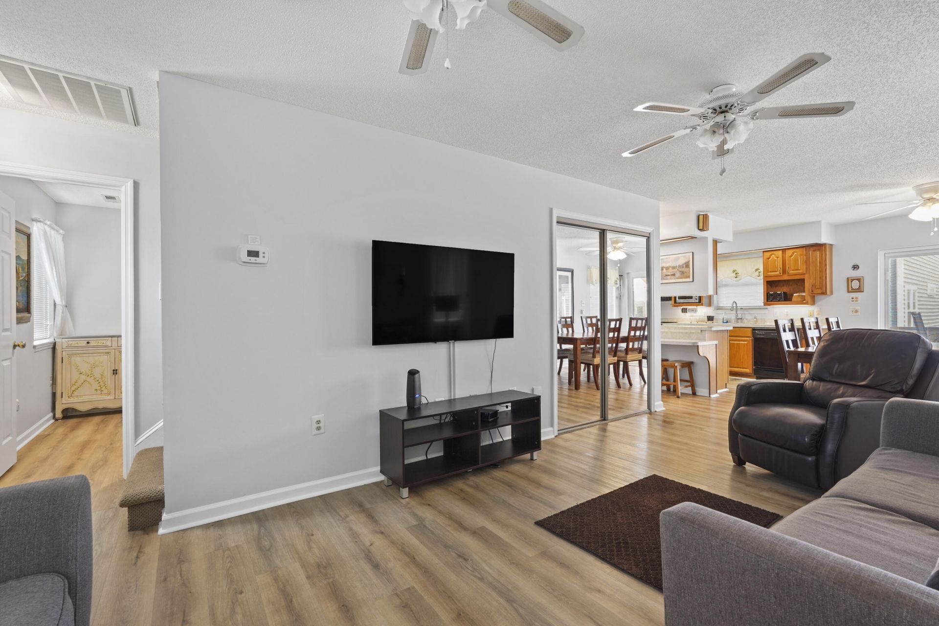 6001 S Kings Photo 6