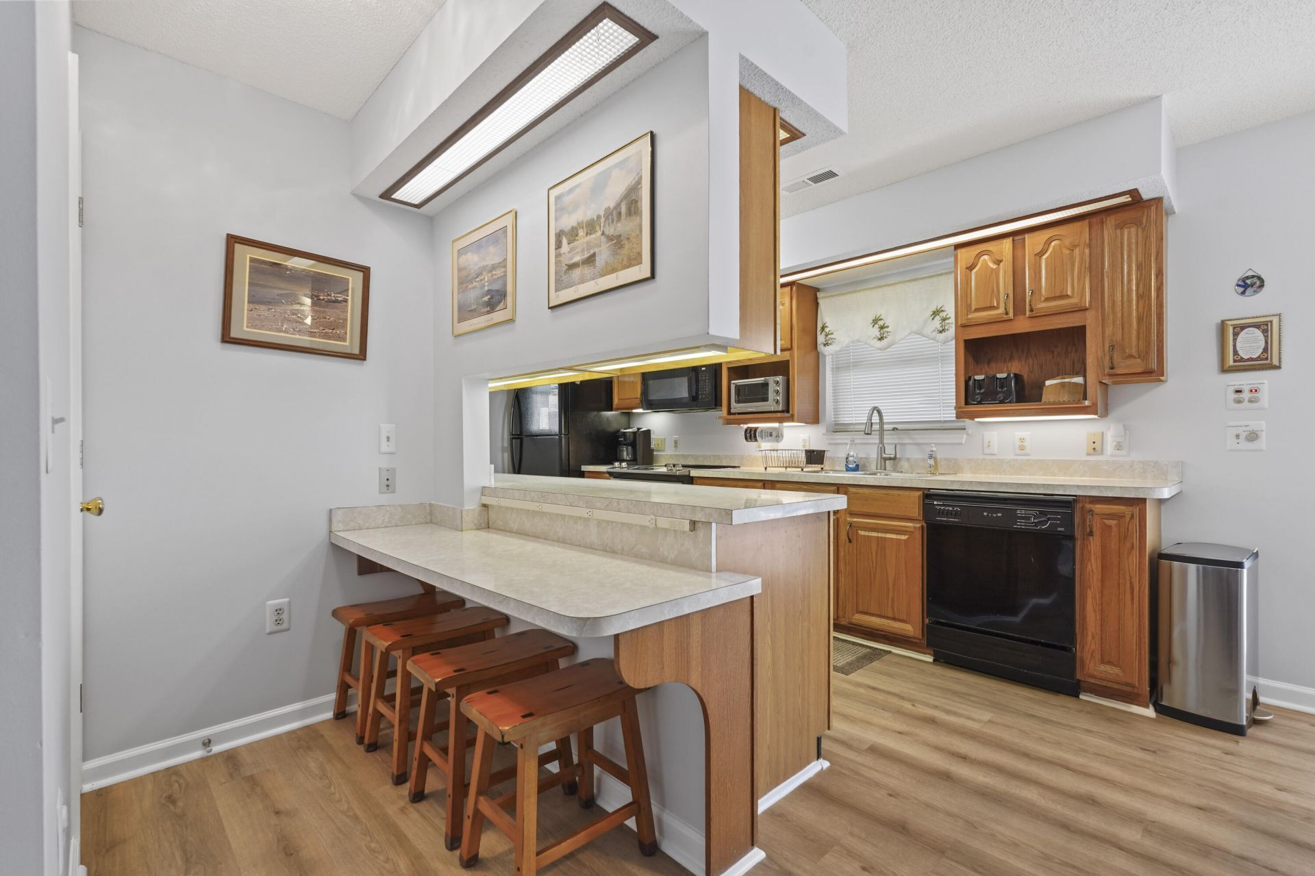 6001 S Kings Photo 9